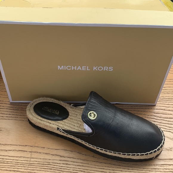 MK black woman shoes - Picture 2 of 4